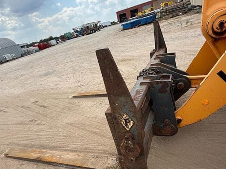 2011-hyundai-hl760-9-image-5