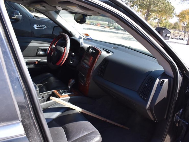 2004-cadillac-srx-image-9