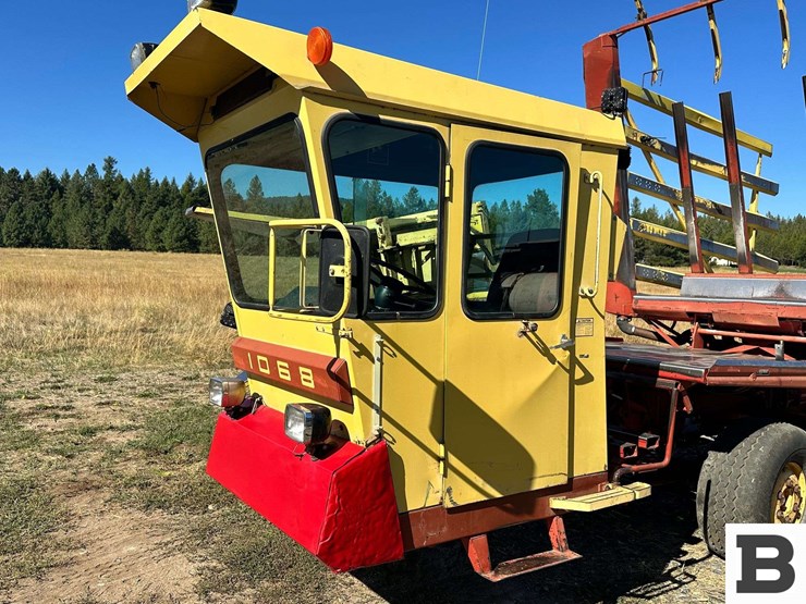 new-holland-1068-image-12