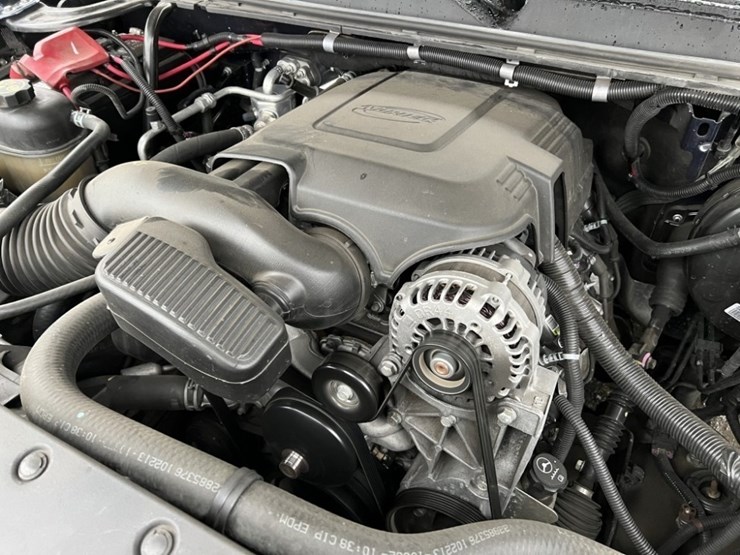 2014-chevrolet-tahoe-image-12