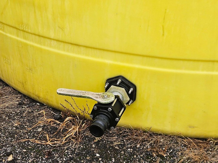 6000-gallon-plastic-tank-image-2