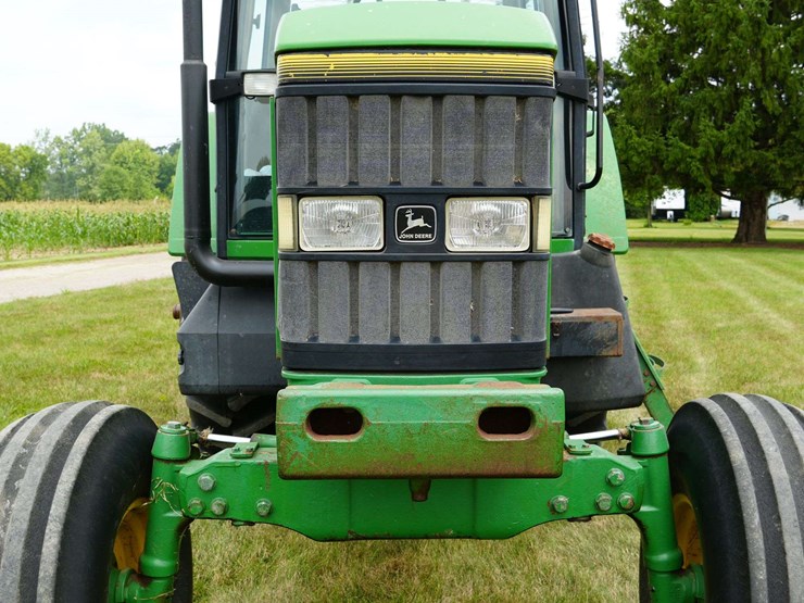 1994-john-deere-7200-image-21