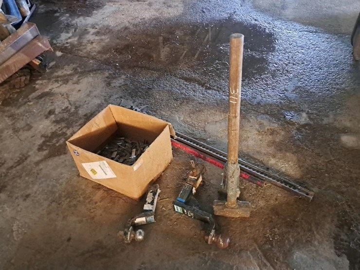 #311-•-jacks,-hitches-and-parts-image-2