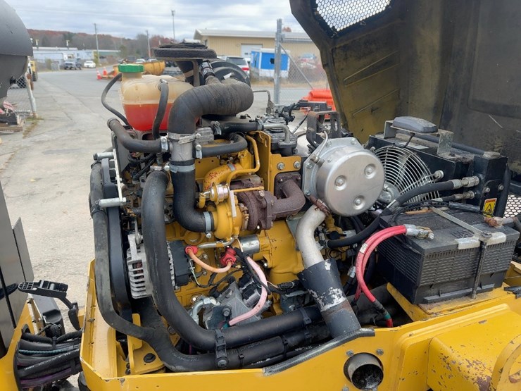 2019-caterpillar-c15-image-15