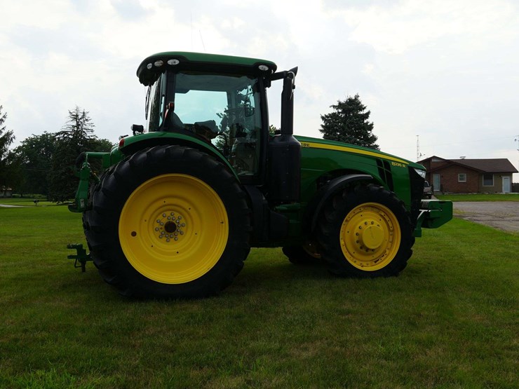 2012-john-deere-8235r-image-19
