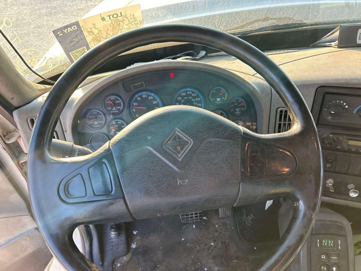 2011-international-workstar-7400-image-18