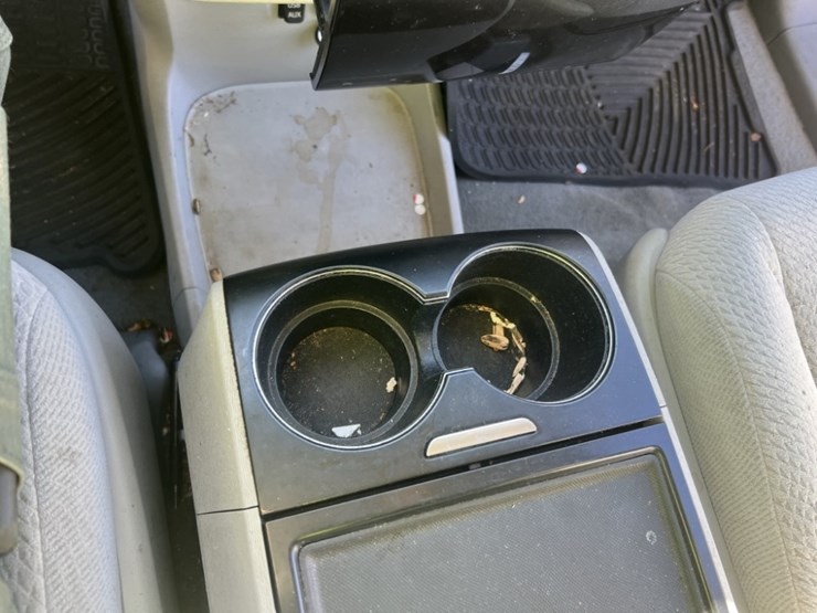 2014-toyota-sienna-le-image-34