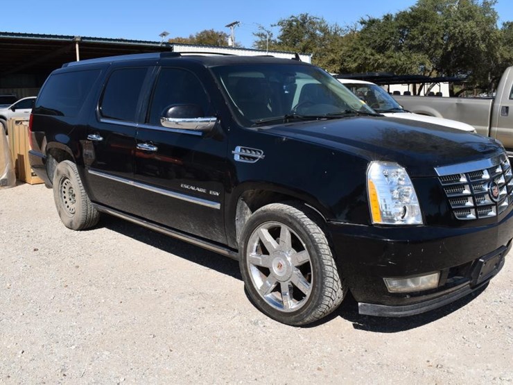 2014-lincoln-escalade-esv-(runs,-but-check-engine-light-is-on)-(vin-#-1gys3-image-2