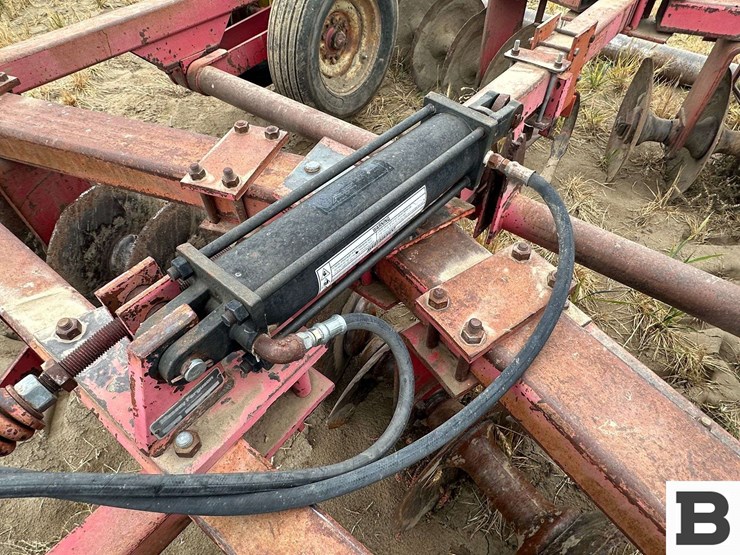 massey-ferguson-720-image-12