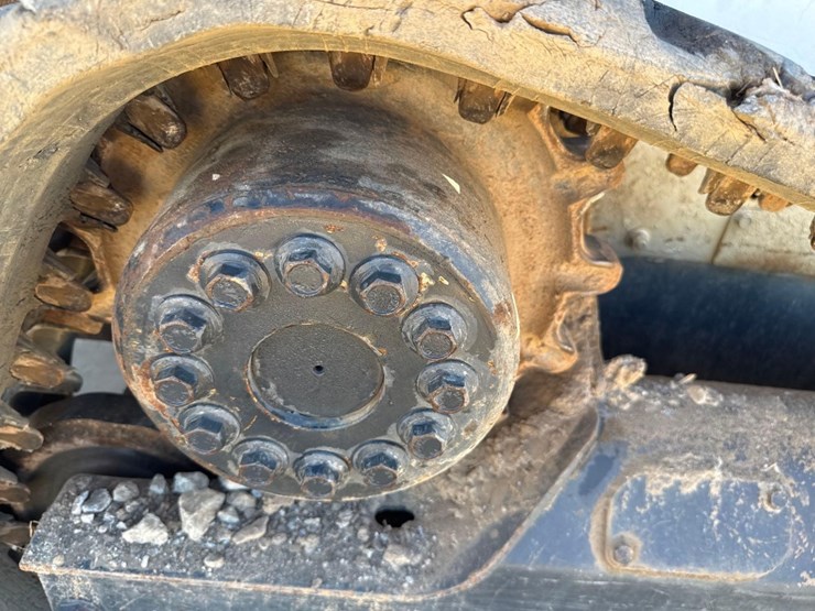 2015-bobcat-t550-image-15