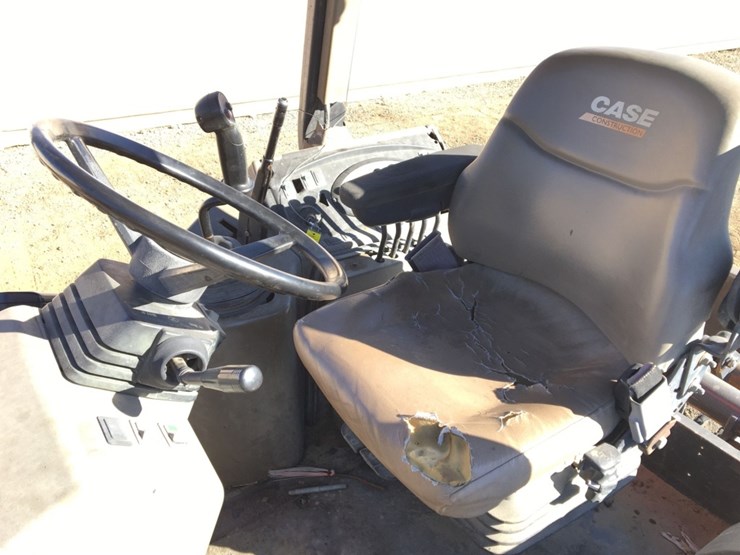 2008-case-570m-xt-image-6