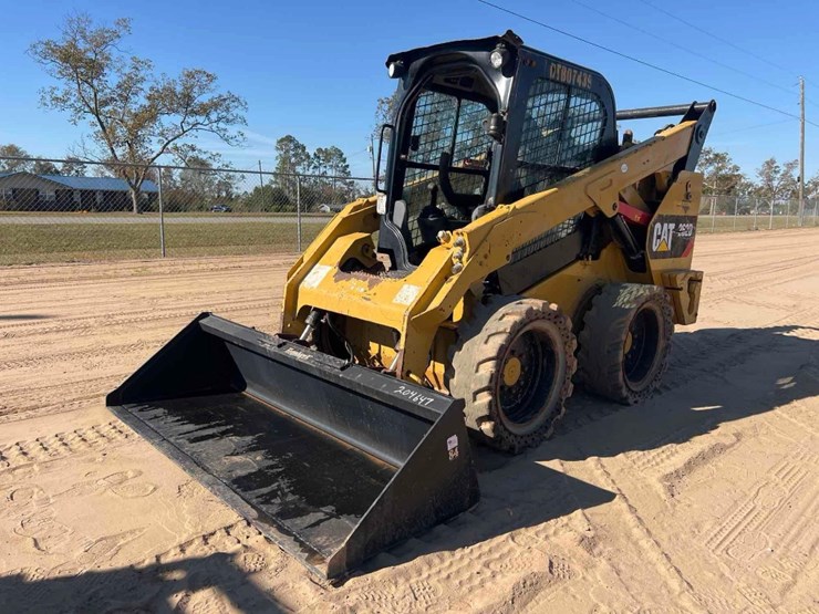 2017-caterpillar-262d-image-8