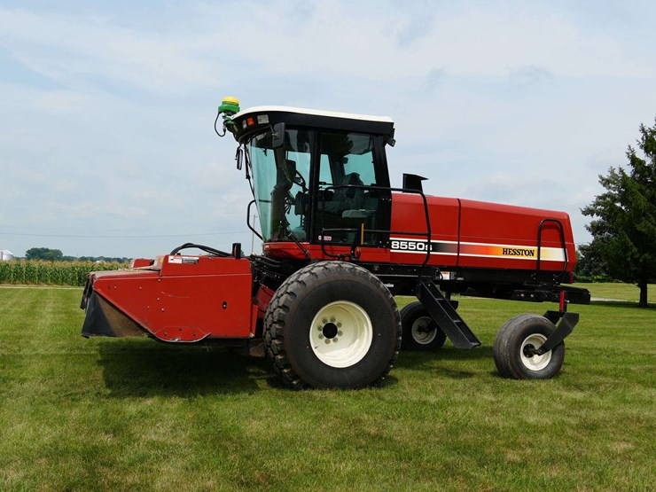 hesston-8550s-self-propelled-mower-conditioner-image-11