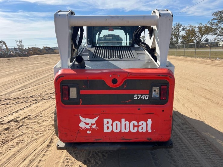 2022-bobcat-s740-image-3