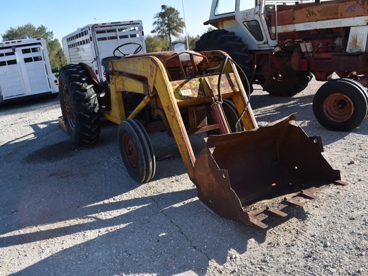 mf-65-tractor-w/-loader-and-5'-shredder-3pt-(switch-start)-(serial-#-704678-image-2