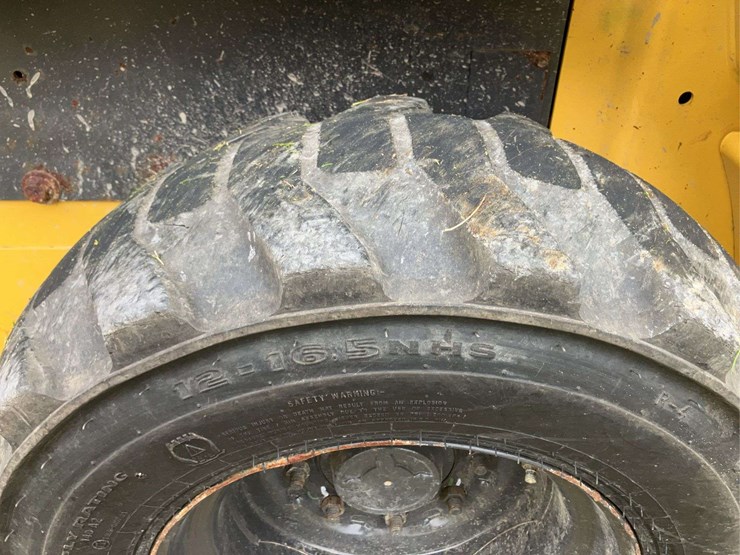 2018-new-holland-l228-image-17