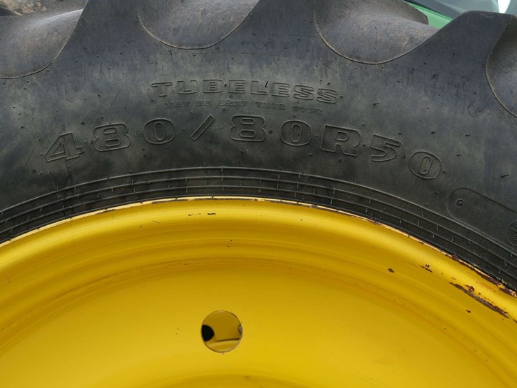 2011-john-deere-8285r-image-34