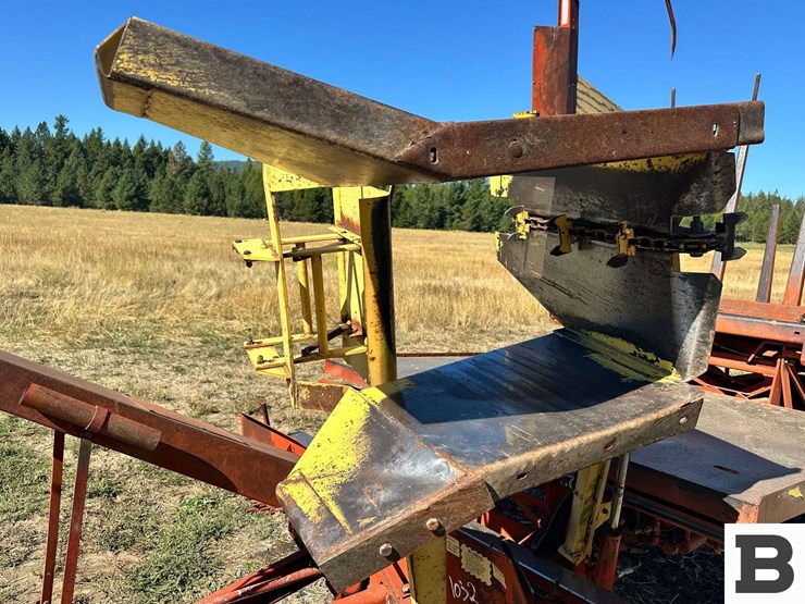 new-holland-1032-image-15