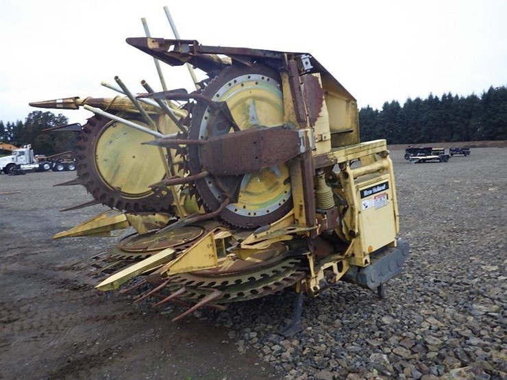 new-holland-r1600-image-1