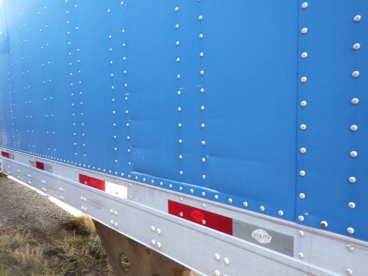 2012-utility-4000d-x-image-6