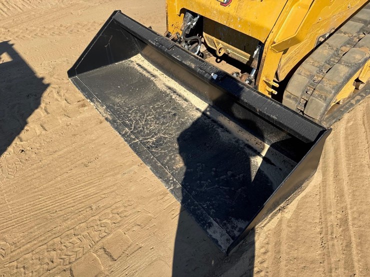 2023-caterpillar-259d3-image-23