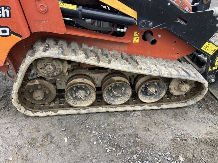 2021-ditch-witch-sk800-image-12