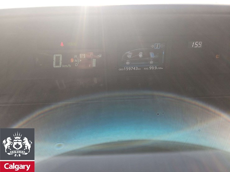 2015-toyota-prius-v-hybrid-4dr-wagon-image-17