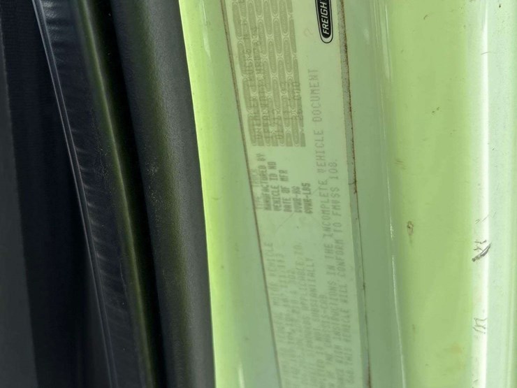 2012-freightliner-m2-106-image-5