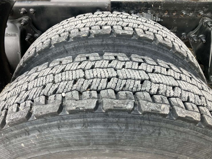 2013-freightliner-cascadia-image-73