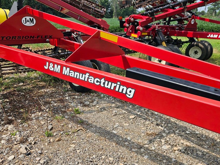 2011-j&m-tf215-image-5