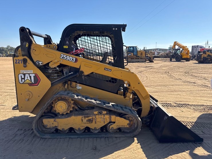 2023-caterpillar-259d3-image-5