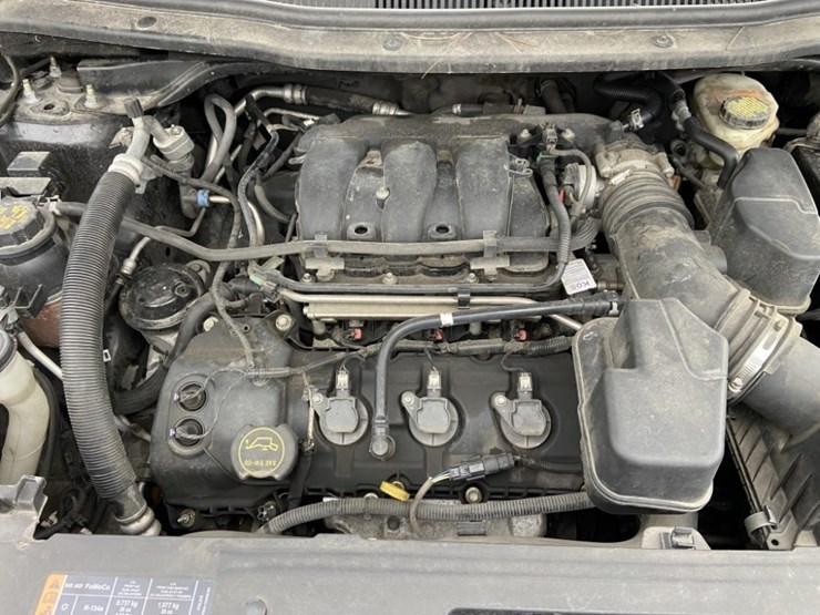 2017-ford-explorer-image-35