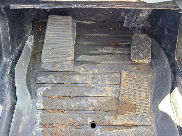 2023-caterpillar-259d3-image-33