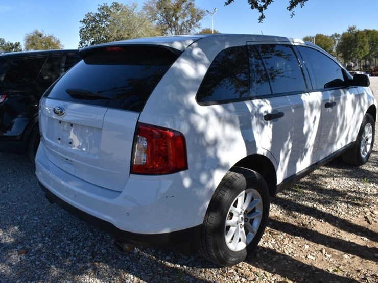 2014-ford-edge-image-3