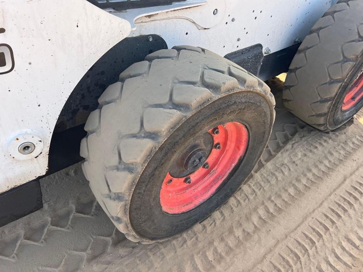 2022-bobcat-s740-image-11