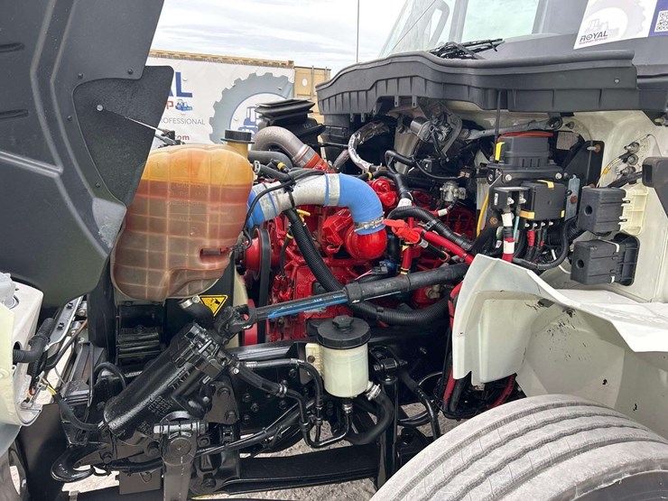 2018-international-durastar-4300-image-8