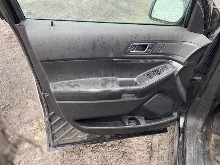 2014-ford-explorer-image-22