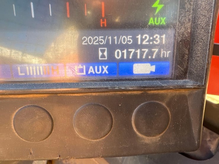 2019-takeuchi-tl12v2-image-28