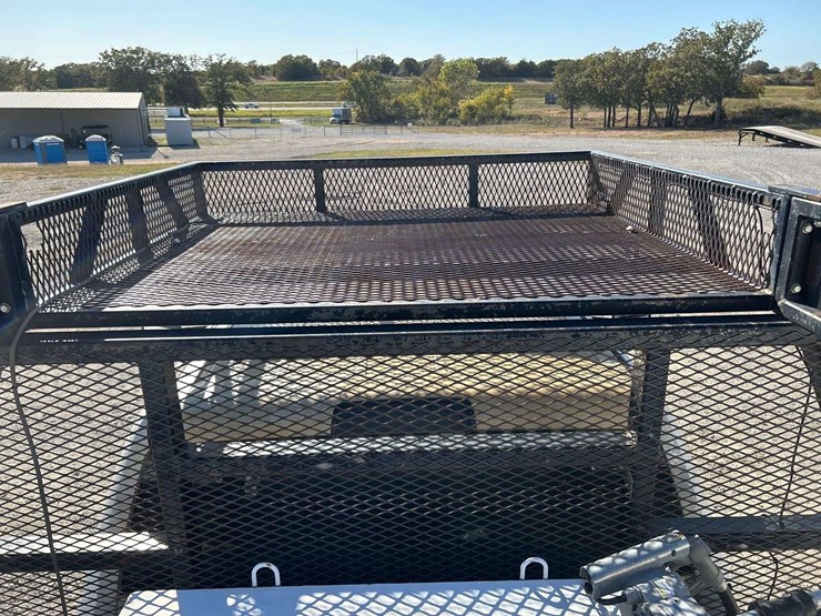 2018-dodge-ram-5500-4x4-crew-cab-flatbed-service-truck-image-25