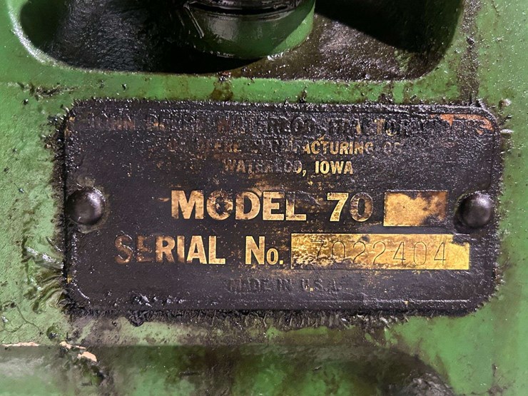 john-deere-70-image-11