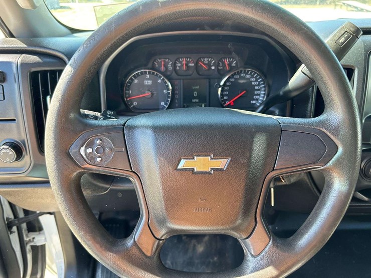 2019-chevrolet-silverado-2500hd-image-13