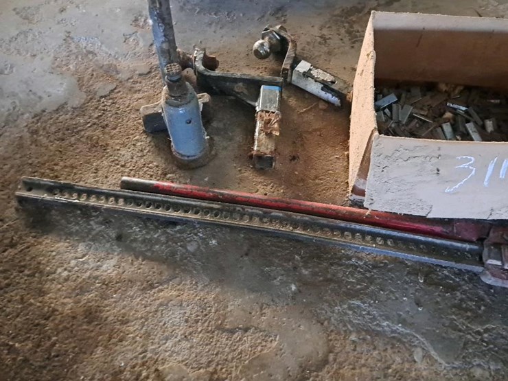 #311-•-jacks,-hitches-and-parts-image-6