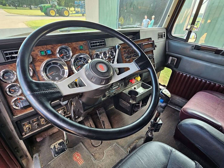 1997-kenworth-t800-image-25