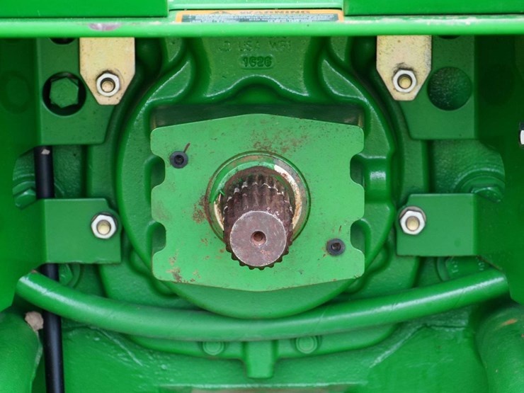 2011-john-deere-8285r-image-40