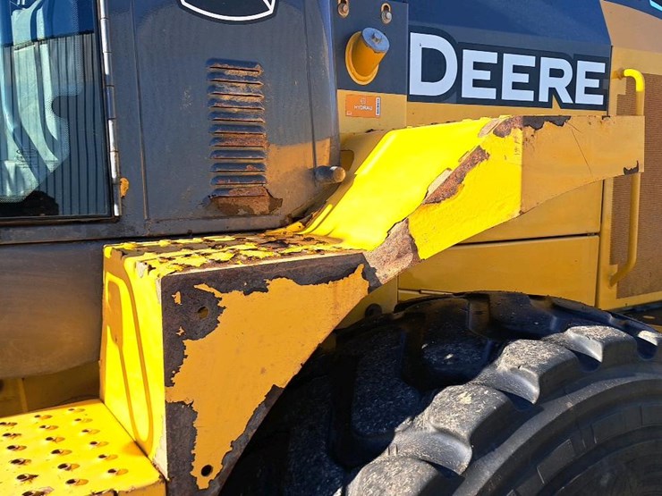 2018-deere-544k-image-31