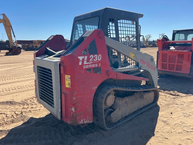 2012-takeuchi-tl230-image-4