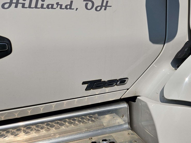 2019-kenworth-t880-image-6