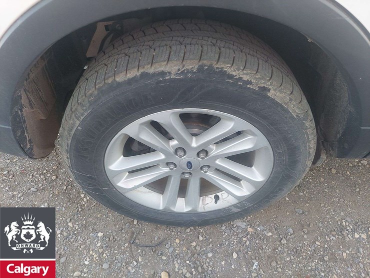 2017-ford-explorer-image-10