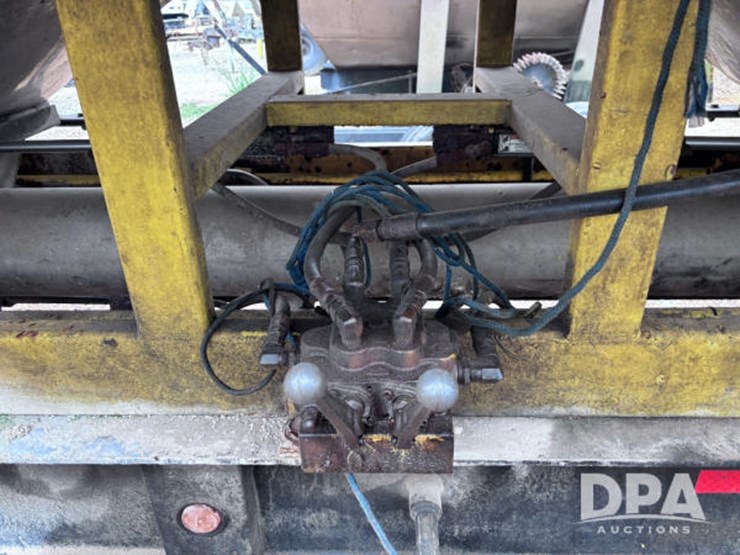 2004-magnolia-trailer-image-24