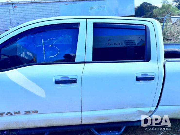 2018-nissan-titan-image-39